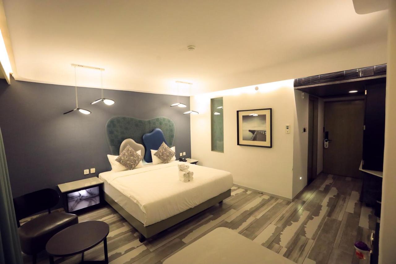 Humming Bird Hotel & Banquet Anand Exterior photo