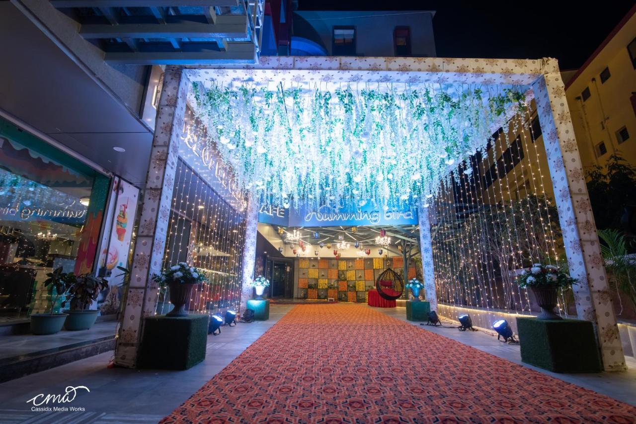 Humming Bird Hotel & Banquet Anand Exterior photo